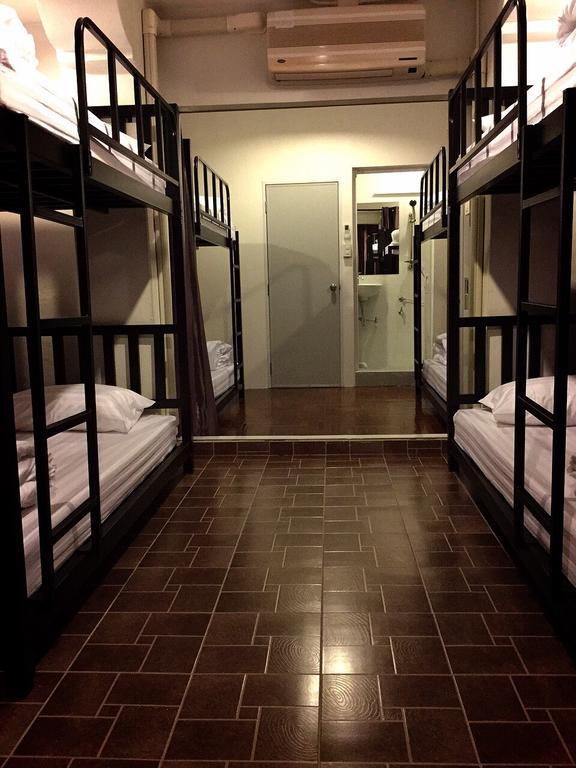 Eden Walking Street Hostel Chiang Mai Pokój zdjęcie