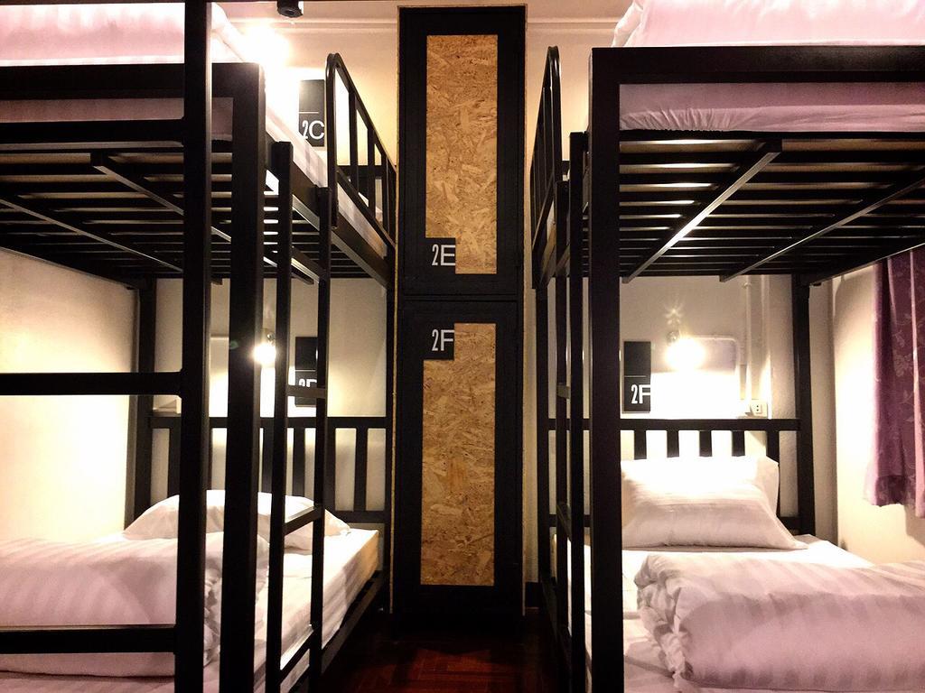 Eden Walking Street Hostel Chiang Mai Pokój zdjęcie