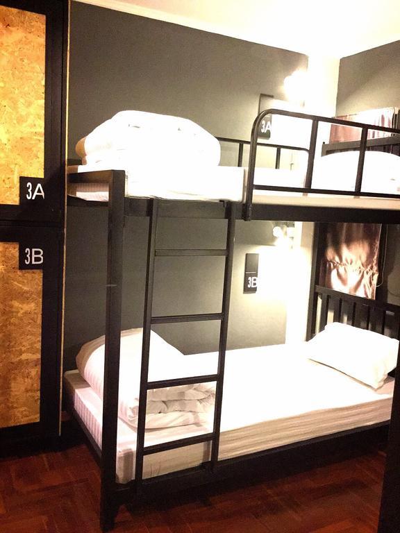 Eden Walking Street Hostel Chiang Mai Pokój zdjęcie