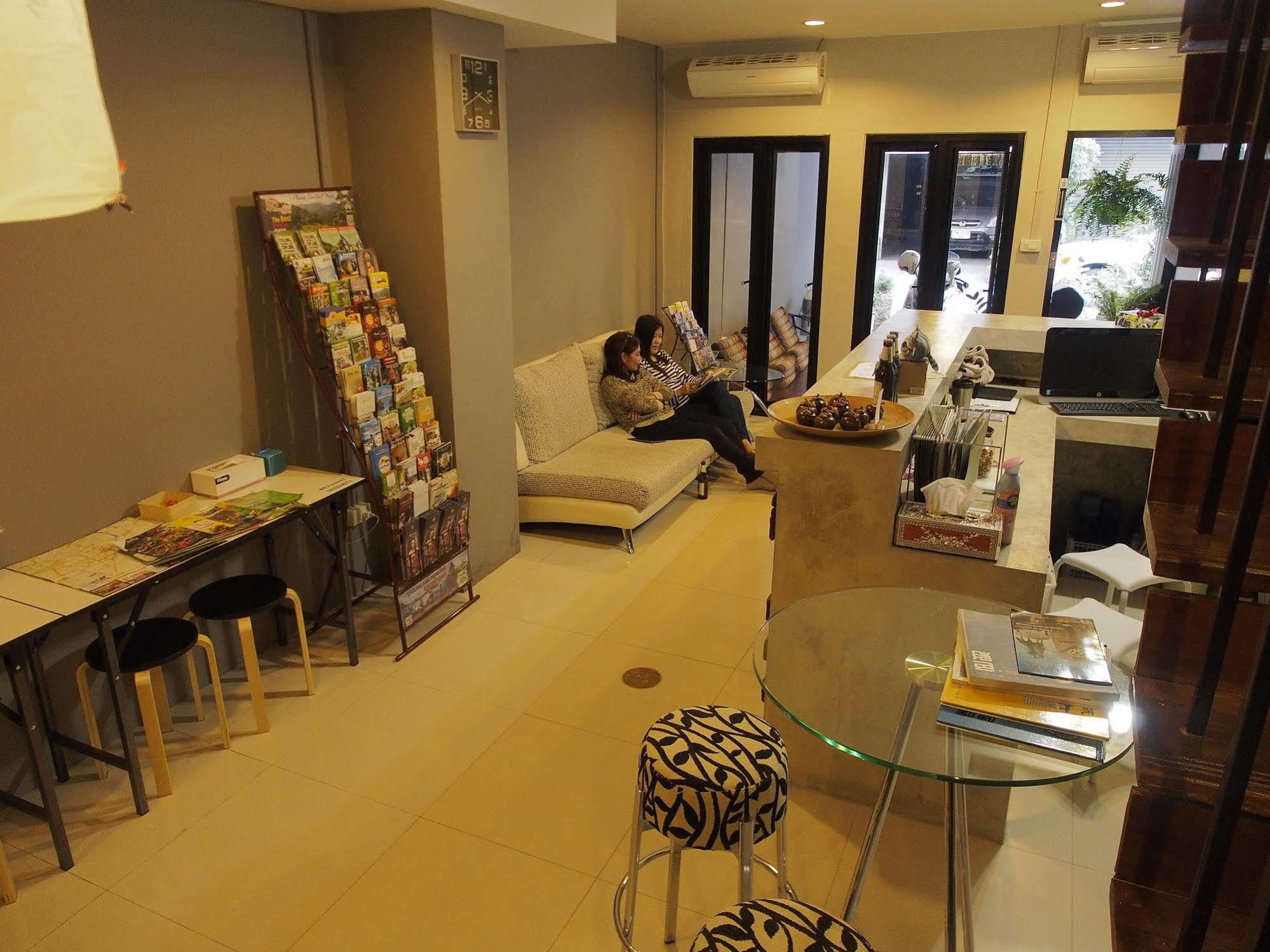 Eden Walking Street Hostel Chiang Mai Zewnętrze zdjęcie