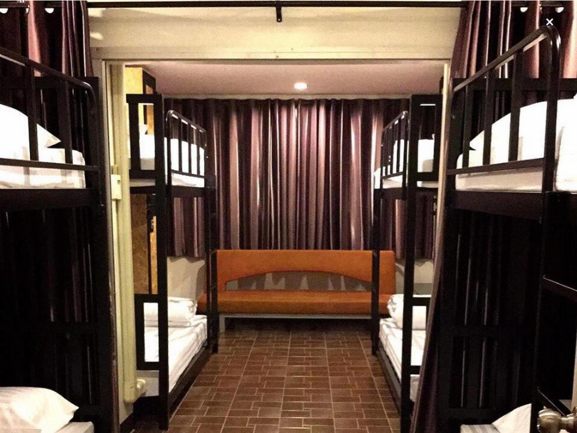 Eden Walking Street Hostel Chiang Mai Zewnętrze zdjęcie