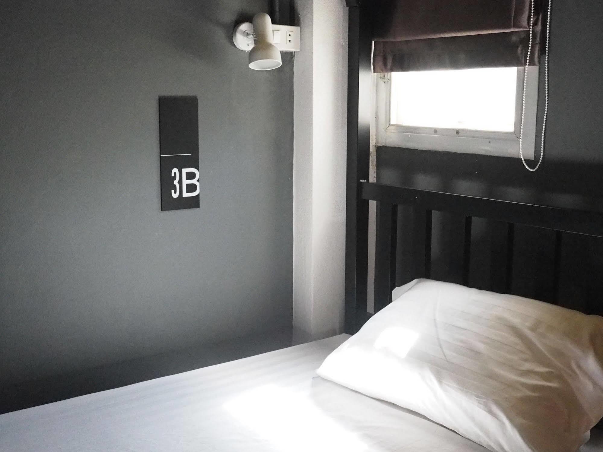 Eden Walking Street Hostel Chiang Mai Zewnętrze zdjęcie