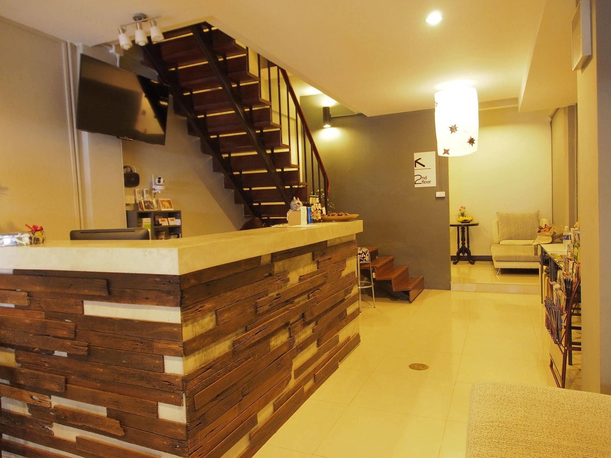 Eden Walking Street Hostel Chiang Mai Zewnętrze zdjęcie