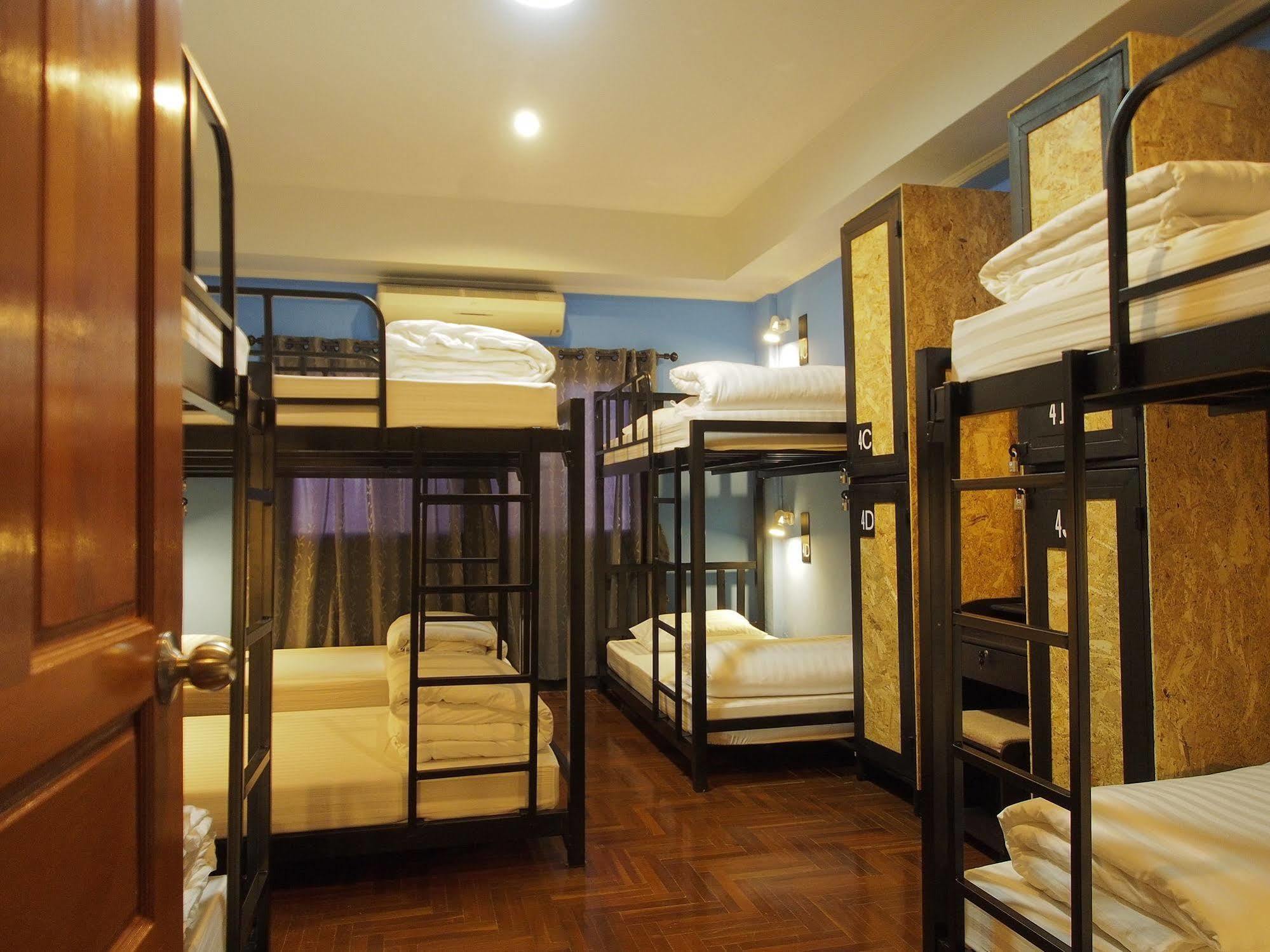 Eden Walking Street Hostel Chiang Mai Zewnętrze zdjęcie