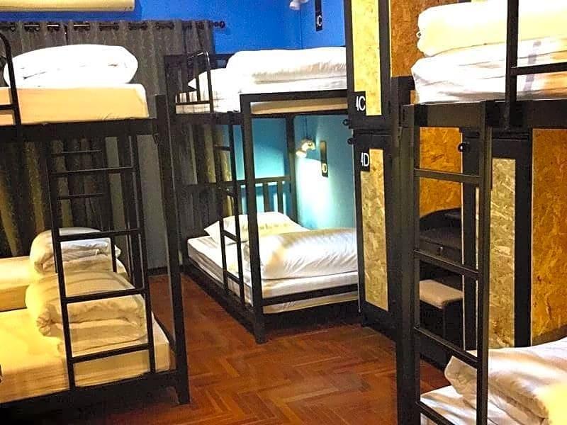 Eden Walking Street Hostel Chiang Mai Zewnętrze zdjęcie
