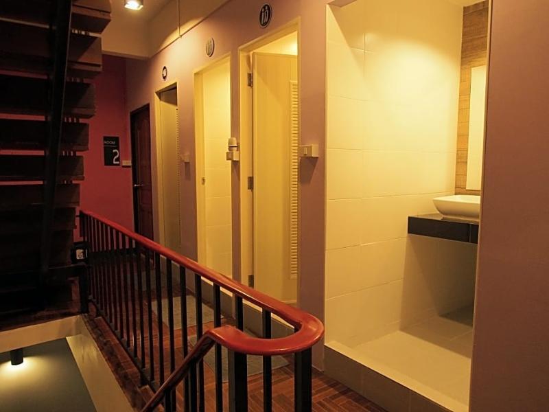 Eden Walking Street Hostel Chiang Mai Zewnętrze zdjęcie