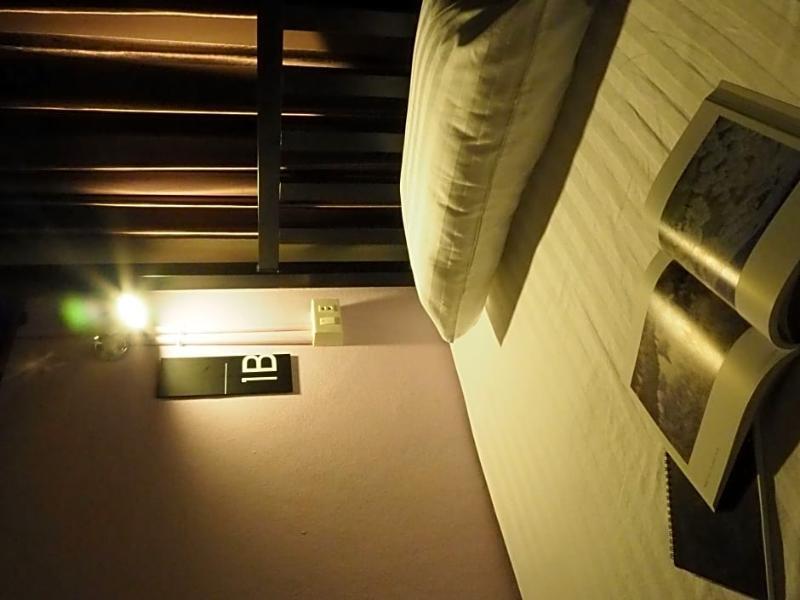 Eden Walking Street Hostel Chiang Mai Zewnętrze zdjęcie